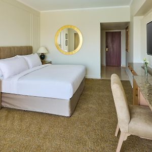 Corner King Guest Room